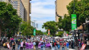 Mulheres marcham na Venezuela e levantam debate sobre igualdade salarial e aborto
